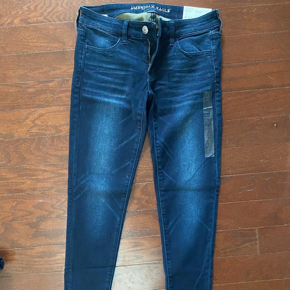NWT American Eagle Jeans Size 6